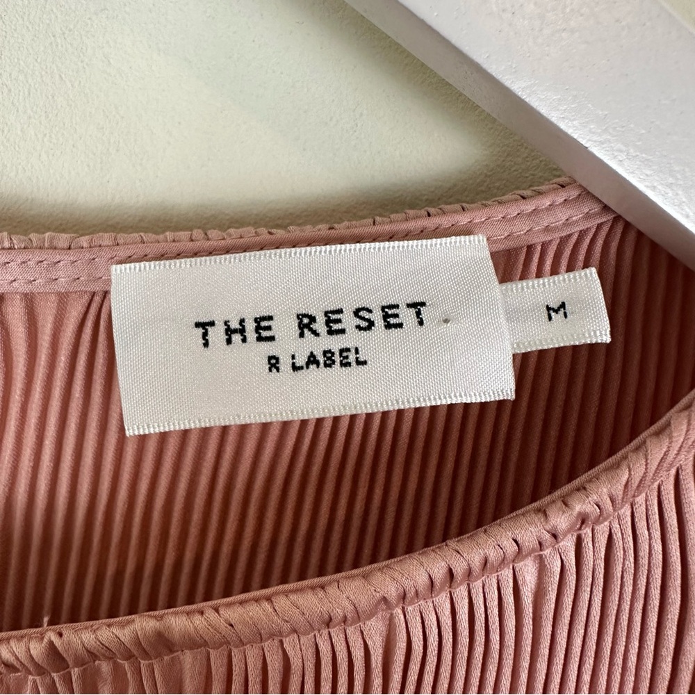 The Reset R Label Plisse Top - Picture 5 of 10